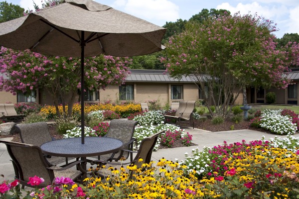 The Laurels of University Park: Courtyard