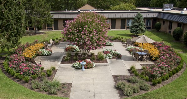 The Laurels of University Park: Courtyard